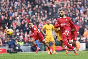 关于萨拉赫重返赛场，险胜首场状态出色，DWG观众沸腾！的信息